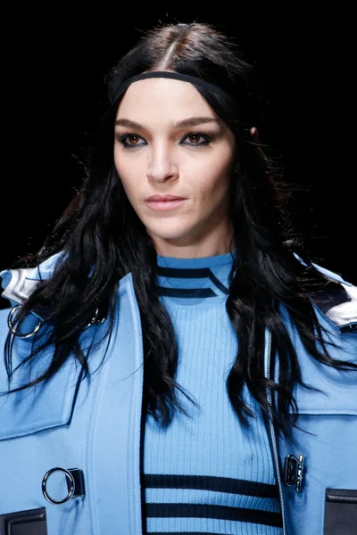 Look 11